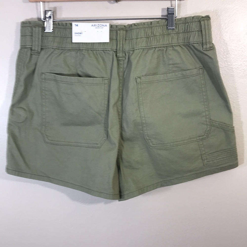 NEW Arizona High Rise Sage Daisy Short - Picture 5 of 8